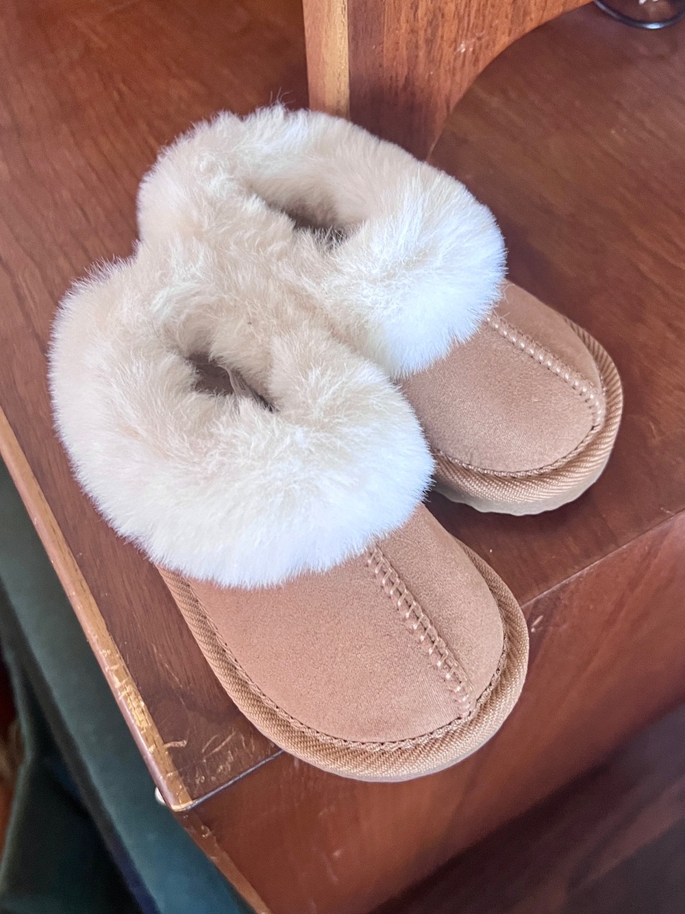 Cat & Jack Toddler Piper Faux Fur Cuff Scuff Slippers NWOT